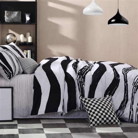 Buy the latest bedding sets at cheap prices,and check out our daily updated new arrival bedspreads sets & duvet cover sets at rosegal.com. Upscale Modern Simply Chic Black and White Ocean Waves ...