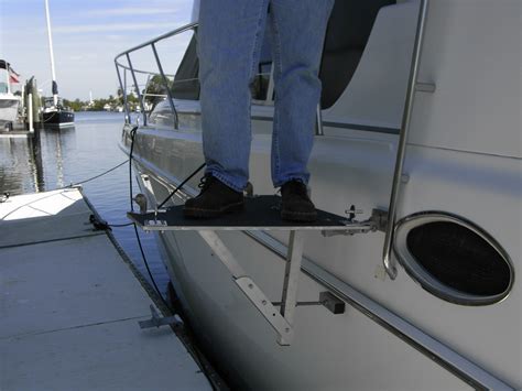 One length or width of boarding ramp will not always work for the many docking situations you will encounter. boat boarding ramps,Passerelle,solution,STEADI-PLANK ...