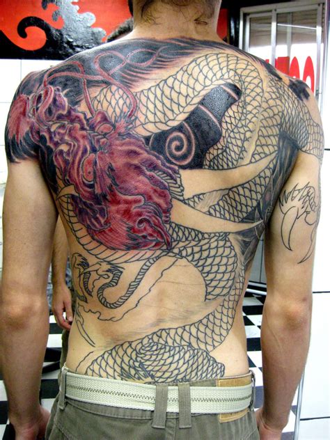 In china, for example, people had to worship dragons for rain and better most tattoo artists will show the dragon in several different positions. Tatuagem Dragão Oriental Dragon Tattoo | Took this project ...