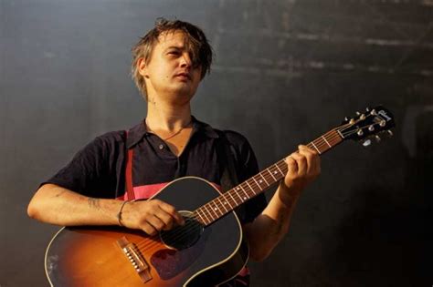 Pete doherty is de eerste die na de aanslagen van 13 november weer optreedt in de parijse concerthal le bataclan. Peintre, chanteur, hôtelier : 2021 peut-elle être l'année ...