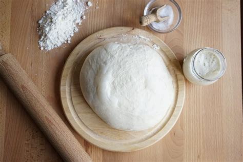 Si mangia calda tornando a casa, si porta al mare, ai pic nic, ma va bene anche per il pranzo o per uno spuntino, accompagnata da. Impasto pizza Bonci con Bimby TM31 | TM5