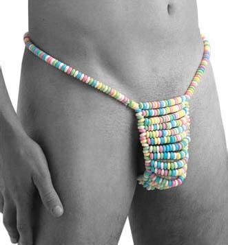 Selon dr jill m.rabin et shieva ghofrany, gynécologues, le port du string représente un risque surtout pour les femmes sujettes aux infections urinaires et vaginales. String bonbon homme: cadeau sexy original pour lui - 6.90 ...