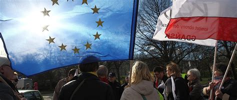 Nach protesten hat das polnische parlament die restriktionen gegen journalisten aufgehoben. Sejm oder nicht Sejm, das ist hier die Frage | IPG Journal