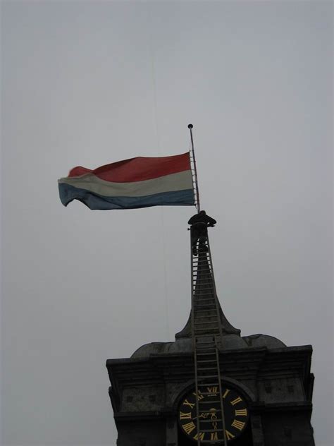 Volgens het vlagprotocol wordt ieder jaar op 4 mei vanaf 18.00 uur de vlag halfstok gehangen ter het nationaal comité 4 en 5 mei vraagt de bevolking dit jaar de hele dag de vlag halfstok te hangen. Pepping in actie voor Ouderkerk op 4 mei