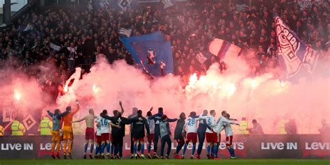 Guido burgstaller trifft für st. HSV zerlegt den FC St. Pauli mit 4:0: Derby unter Feuer ...