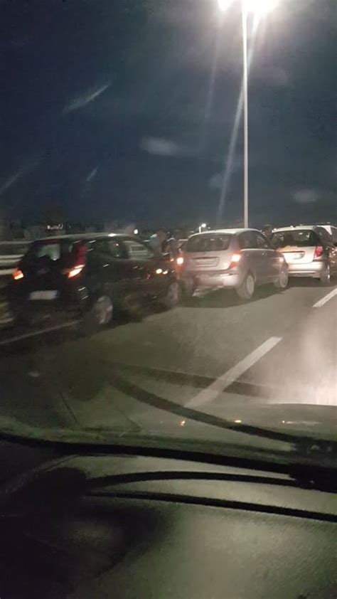 Effettua la ricerca del prodotto o del servizio e visiona l'elenco. Cagliari, incidente sull'Asse Mediano con tre auto ...