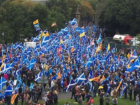 Hán tự form of tô cách lan (scotland). 爭取蘇格蘭獨立 逾20萬人愛丁堡上街遊行 | 國際 | 新頭殼 Newtalk