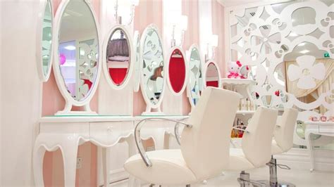 Browse the user profile and get inspired. In Dubai hat im Town Centre Jumeirah das erste Hello-Kitty ...