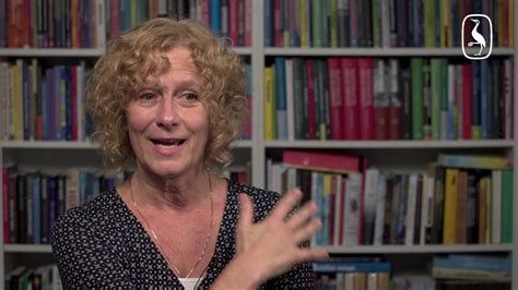 Marianne iben hansen, født 1961, har i mange år arbejdet som kropsorienteret psykoterapeut og er forfatter. Marianne Iben Hansen om Kroppen. Rim og mirakler - YouTube