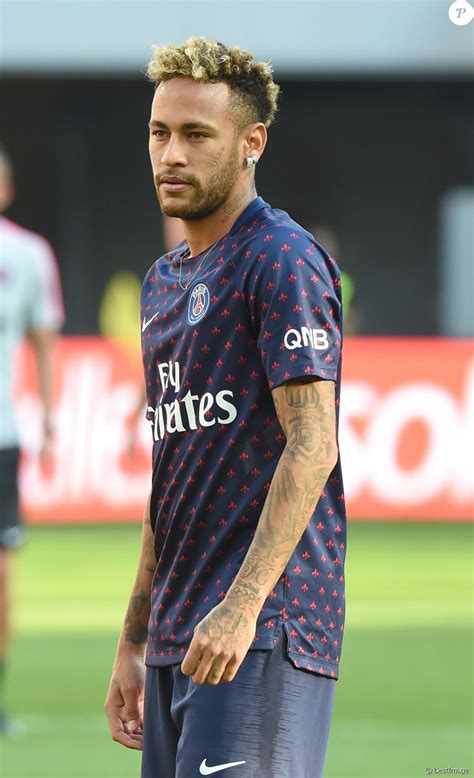 This site does not support internet explorer. Neymar Jr - Match de football de ligue 1 Nice-PSG au stade ...