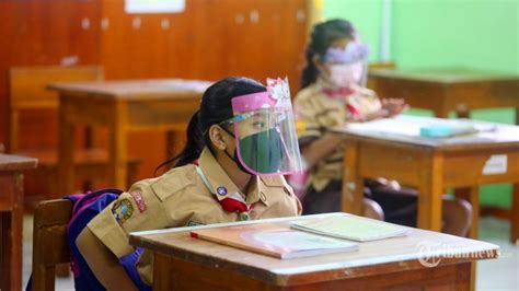 Karakteristik pembelajaran pada setiap satuan pendidikan terkait erat pada standar kompetensi standar kompetensi lulusan memberikan kerangka konseptual tentang sasaran pembelajaran yang. Apa Itu Luring dan Daring dalam Pembelajaran? Berikut ...