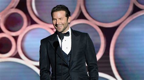 Seltenes bild mit töchterchen lea de seine. Schauspieler Bradley Cooper ist so ein heißer Vater