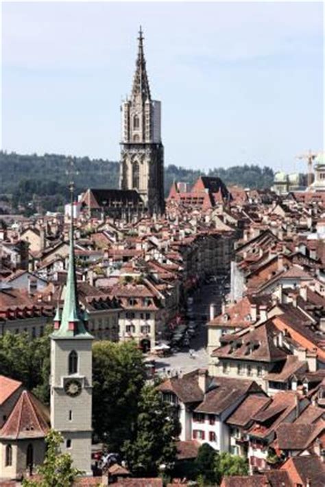 Berna es la capital de suiza desde el 1848 y es en este edificio donde está la sede del gobierno federal de suiza. Berna: Lo mejor de la capital suiza - Paperblog