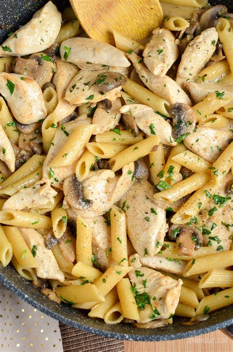 What are the health benefits of creamy chicken pasta? Creamy Chicken and Mushroom Pasta | Slimming Eats