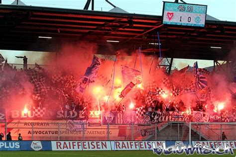 Und nun zeigen team und fans krallen. FC Vaduz - Grasshopper Zürich 26.10.2014