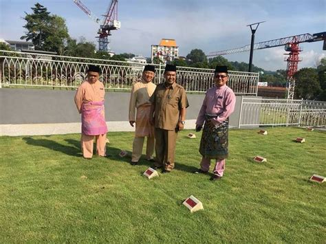 Lokasi kajian ini terletak di tanah perkuburan islam, parit raja, batu pahat. Kompleks Kubur Ke-2 Moden Di ASEAN Dibuka Di KL - MYNEWSHUB