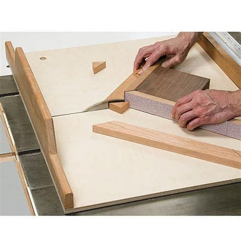 Congratulations on the purchase of your new table saw crosscut sled! Woodcraft Magazine - Tablesaw Miter Sled - Paper Plan