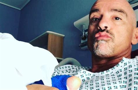 4 låter og 13 album har vært i topplisten. Eros Ramazzotti, in ospedale, rassicura i fan dopo l ...