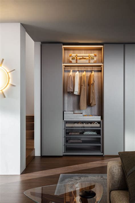 Fashion stylist and retailer for 21 years. Sectional walk-in wardrobe GLISS MASTER SISTEMA 7 By ...