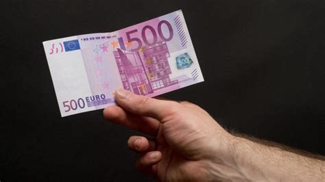 Dann sollten sie sich beeilen. 500 Euro Druckvorlage Euro Scheine Originalgröße Drucken - Noch im April: 500-Euro-Schein wird ...