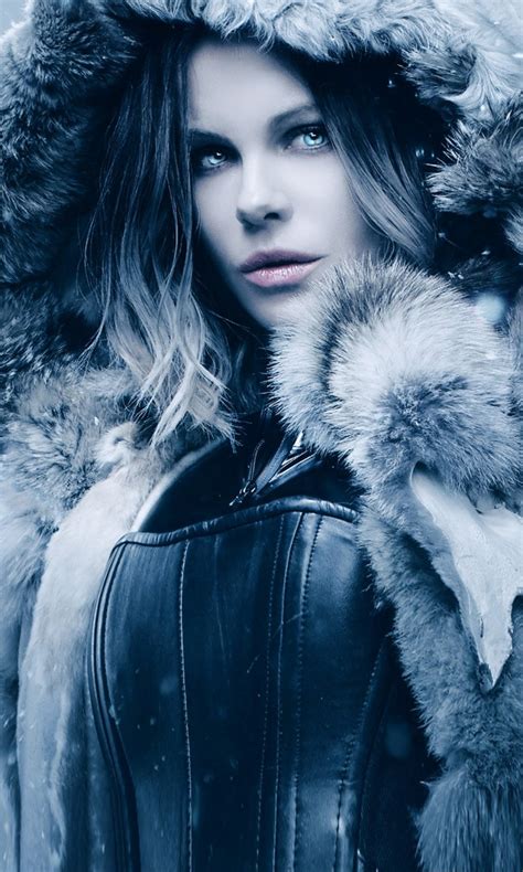 Kate beckinsale goes hunting in a chilly new poster for underworld: Underworld Blood Wars Kate Beckinsale 4K Wallpapers | HD ...