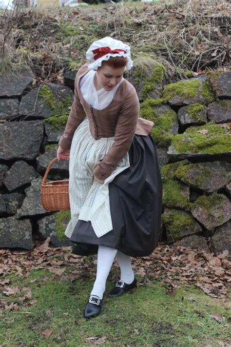 The 13th, 14th, and 15th centuries. Tavern Wench/Maid - photoshoot - Fashion Through Herstory in 2020 | 18th century clothing, 18th ...