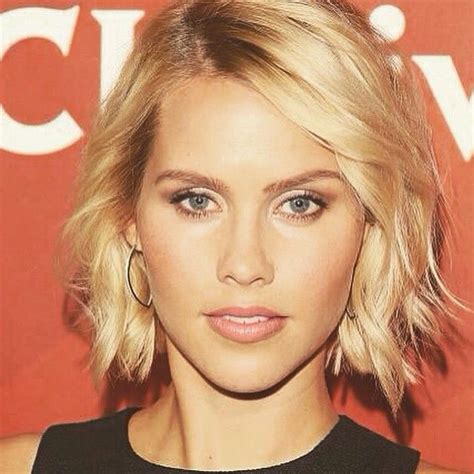 This splendid short hairstyle enhances claire holt's straight, fine hair greatly. 99.4b Beğenme, 893 Yorum - Instagram'da Claire Holt ...