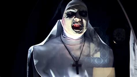 The demon nun, played by bonnie aarons, also appeared in заклятие 2 (2016) and had a brief cameo in проклятие аннабель. VIDEO This Conjuring 2 prank is utterly terrifying ...