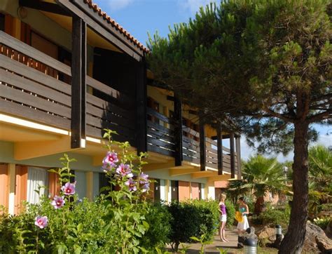 This beachfront property offers access to a balcony, free private parking and free wifi. Village Club Vacances Cap d'Agde à Cap d'Agde