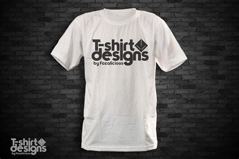 Download Free Realistic T-Shirt Mock up by Fozalicious on Behance