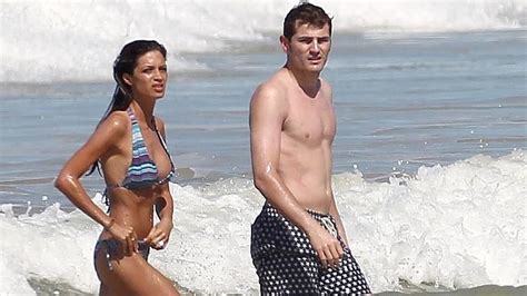 En la memoria de los españoles quedará para. La familia Casillas disfruta de su nueva vida en Oporto ...