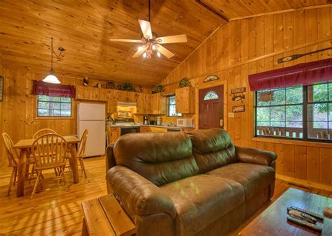 Very easy access driveway, flat with no hills to drive up. Secret Hideaway - 1 bed, 2 bath Cabin - Acorn Cabin Rentals