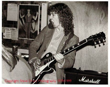 Steve is a colleague of bradley branning at eichel investment banking, who first appears in walford when he meets bradley to have drinks at scarlet nightclub. Young Steve Clark (With images) | Def leppard, Steve, Phil ...