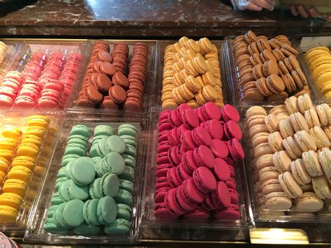 Клубничные макаронс на итальянской меренге (macarons a la fraise). Macarons from Laduree in Paris | Laduree, Macarons, Goodies