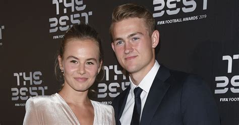 Juventus' matthijs de ligt reacts to his 2019 kopa trophy award win after his outstanding performances for both club and country. Matthijs de Ligt avec compagne AnneKee Molenaar - Les ...