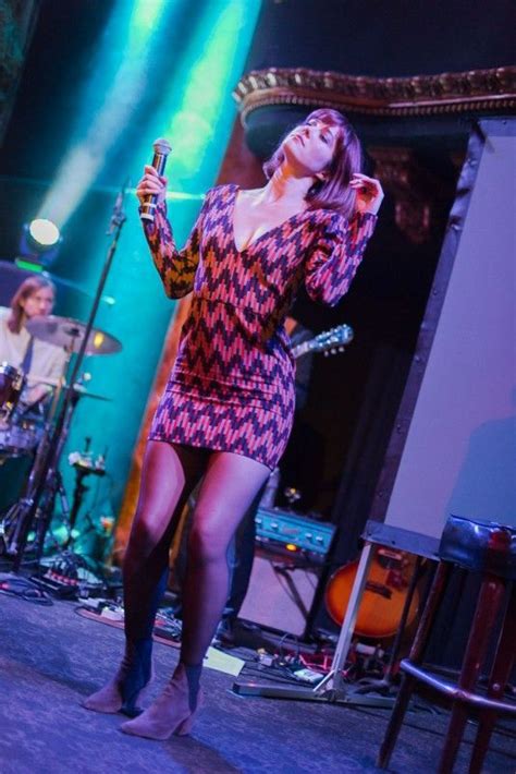 Miley cyrus wearing pantyhose and high heels. mary-elizabeth-winstead-performs-with-her-band-in-san-francison-_9 - HawtCelebs in 2019 | Mary ...