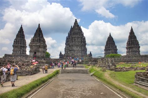 Di sini jalan candi umbul, grabag, perkebunan, kartoharjo Detail Harga Tiket Masuk Candi Prambanan yang Naik 30 ...