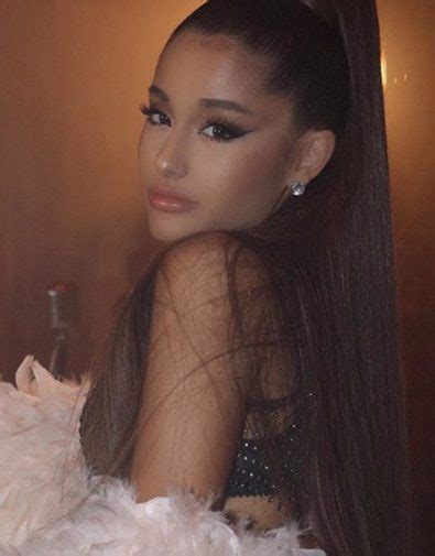 Ariana grande (27) decidió compartir con sus más de 237 millones de seguidores en instagram algunas fotos de su casamiento con dalton gomez tanto ari como dalton aman montecito. Con oltre 145 milioni di fan, Ariana Grande è la donna più ...