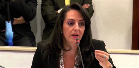 Jun 27, 2021 · a falta de un año para que se lleven a cabo los comicios, maría fernanda cabal resaltó recientemente en vicky en semana que si la ciudadanía desea que ella llegue a la casa nariño, entonces. María Fernanda Cabal sería candidata a presidencia de ...
