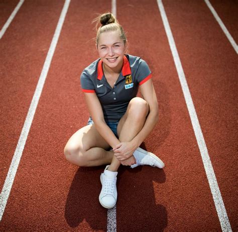She won gold in the 200 metres at the 2015 european junio. Pin von Leichtathletik auf Gina Lückenkemper | Sportler