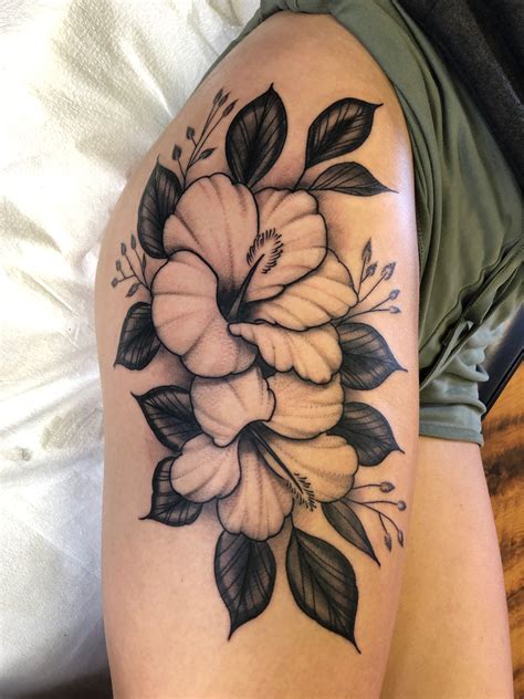 Henna tattoos can be a great thing to do either to yourself or with your friends with a bit of practice and a bit of time! My Flower thigh tattoo | Flower thigh tattoos, Thigh ...