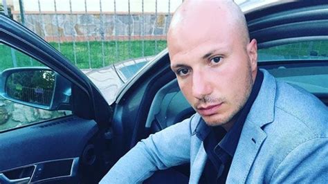 Suo figlio gabriele ha fatto il suo ingresso a temptation island vip insieme alla fidanzata silvia, con pippo franco si è detto poi sicuro che gabriele avrà i suoi motivi per parteciparvi. Gabriele Pippo chi è fidanzato Silvia Tirado a Temptation ...