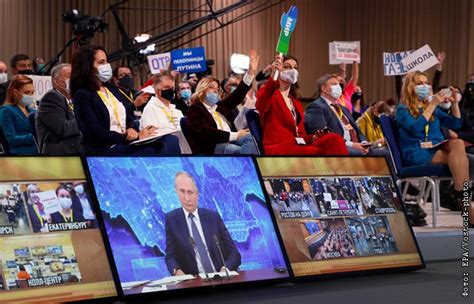 Путин регулярно в неформальной обстановке встречается со студентами в татьянин день. Путин ответил на 68 вопросов на пресс-конференции ...