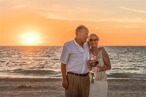 When you're over 50, choosing the right dating sites and apps is essential. Dating Over 50 Expert Tips - Dating Agency Reviews