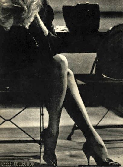 Louis bozon marlene dietrich prend ses premiers cours de théâtre auprès de max reinhardt en 1921. Marlene Dietrich: The Last Goddess: Marlene Dietrich: Two ...