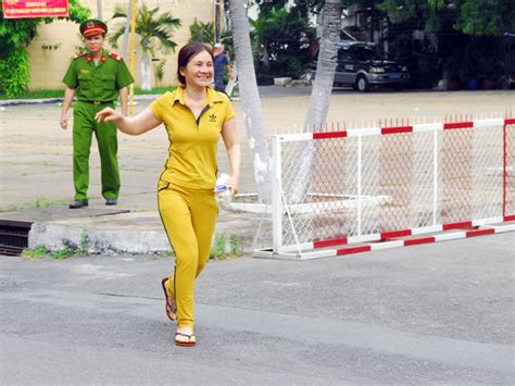 Đây cũng là nơi hai nhà báo phạm chí dũng và nguyễn tường thuỵ đã trải qua hơn 2 tháng trước khi được chuyển đi trả án ở các trại khác. Ảnh: Trại tạm giam Chí Hòa vỡ òa hạnh phúc ngày đặc xá