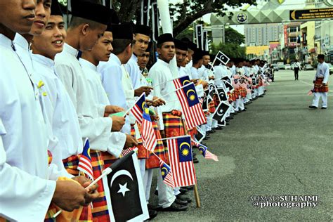Kg raja besut, terengganu darul iman, malaysia. ahmadSUHAIMI@photography: Daulat Tuanku ! Selamat ...