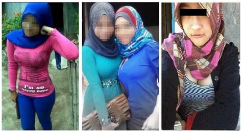 Bahaya dan kesusahan yang semakin bertambah pada zaman kemerosotan moral ini banyak orang yang sudah bejat moralnya berpendapat adalah lebih mudah menafsirkan salah ajaran. Fenomena Jilboobs, Busana Muslim Atau Gejala Kemerosotan ...