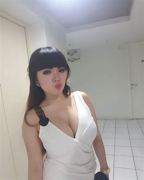 Maybe you would like to learn more about one of these? Kamar Selebritis : Koleksi Foto Seksi Dinar Candy Dj ...