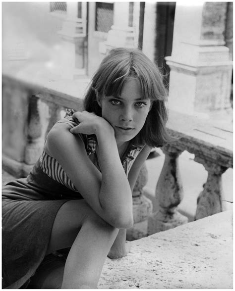 A birkin bag has a simple rectangular shape. Jane Birkin | © Pleasurephoto | Pagina 4